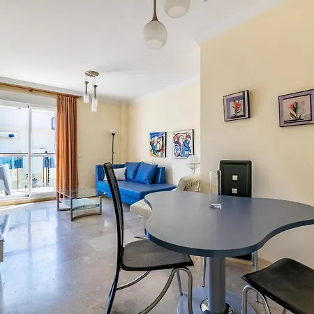 Cozy 2-bedroom Beachfront Retreat In Estepona