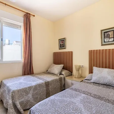 Cozy 2-bedroom Beachfront Retreat In Appartement Estepona